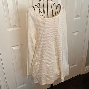 1X White sweater